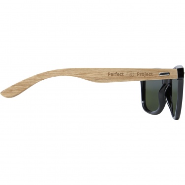 Logotrade Werbeartikel das Foto: Hiru verspiegelte polarisierte Sonnenbrille aus rPET/Holz in Geschenkbox