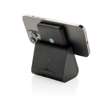 Logotrade Werbegeschenke das Foto: Powerbase 3-in-1-Charger aus RCS Kunststoff mit Powerbank
