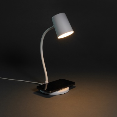 Logotrade Geschäftsgeschenke das Foto: Zenara 15W Schreibtischlampe aus RCS rec. Plastik & Kork