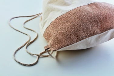 Logotrade Firmengeschenke das Foto: Beutel mit Kordelzug Jute