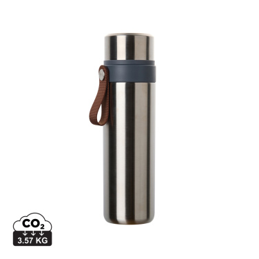 Logotrade Werbegeschenke das Foto: VINGA Tono RCS Thermoskanne mit zwei Bechern, 750ml