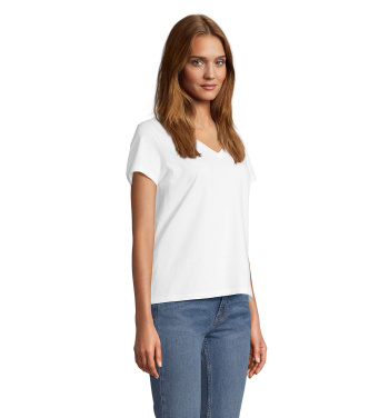Logotrade Werbeartikel das Foto: REGENT V T-SHIRT WOMEN