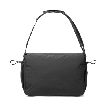 Logotrade Werbegeschenke das Foto: KENTO URBAN 15,6" Messenger aus RCS recyceltem Nylon