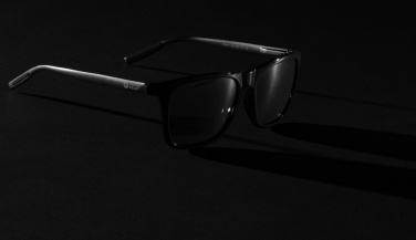 Logotrade promotional merchandise picture of: Swiss Peak RCS rplastic polarised sunglasses