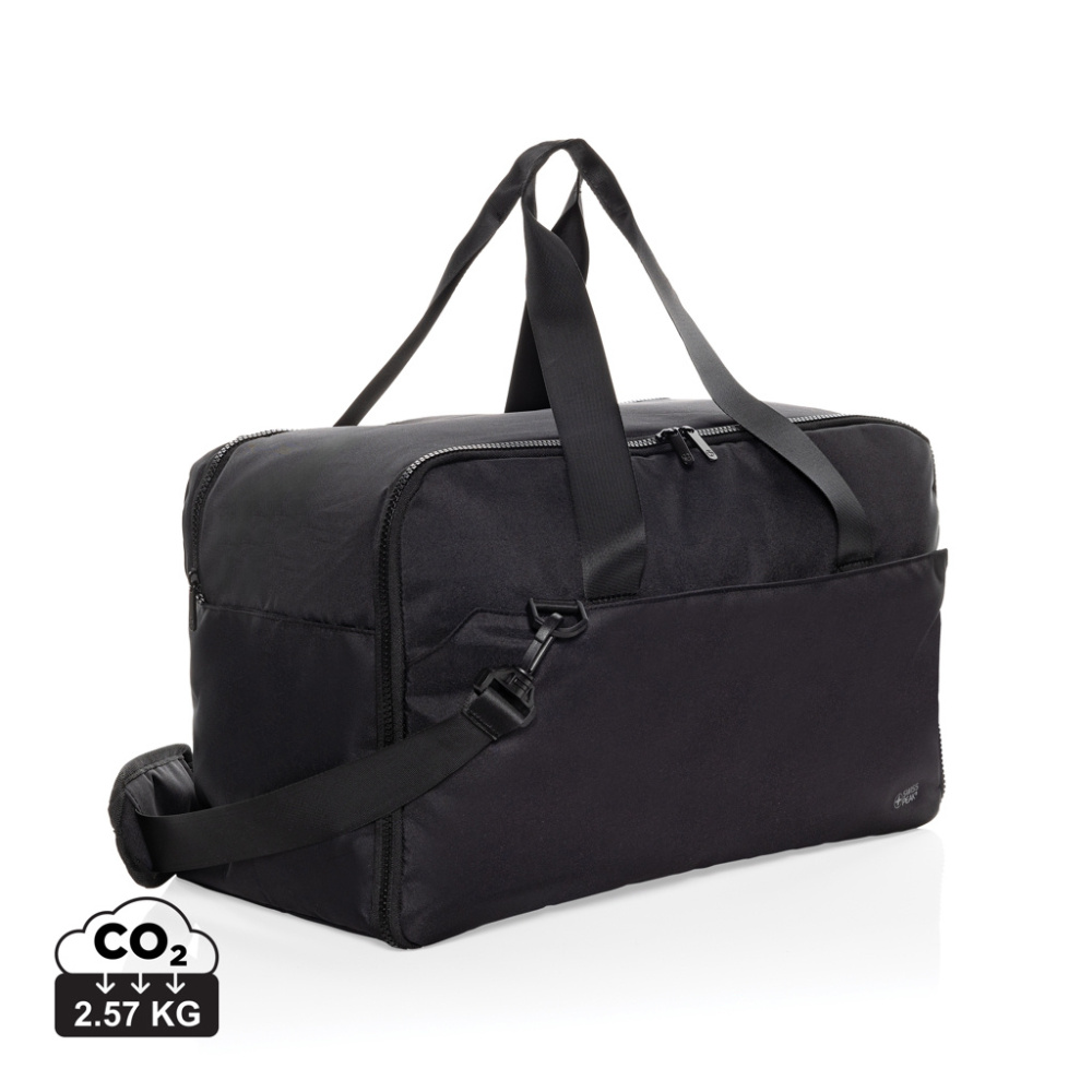 Logotrade corporate gift image of: Swiss Peak Aware™ RPET 15.6 inch laptop weekend bag