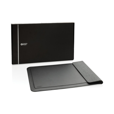 Logo trade advertising product photo of: Swiss Peak 15W magnetic charging laptop sleeve 14-15,6"