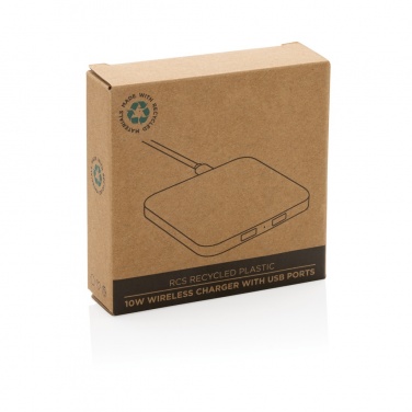Logotrade ärikingituse foto: RCS taaskasutatud plastist 10 W juhtmeta laadija USB-portidega
