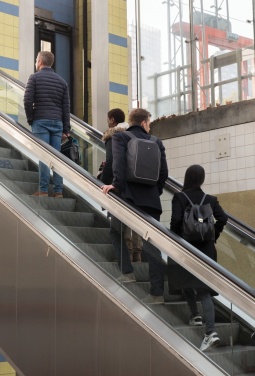 Logo trade meene pilt: Swiss Peak AWARE™ vargusvastane 15,6-tolline sülearvuti seljakott