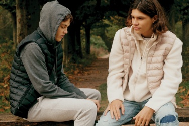 Logotrade ärikingi foto: Iqoniq Meru meeste taaskasutatud polüestrist vest