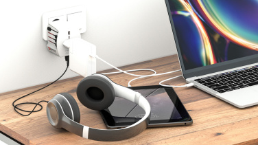 Logotrade firmakingi foto: SKROSS World Travel Adapter MUV 2-pooluseline USB A ja C-ga