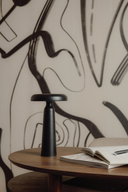 Logo trade ärikingituse pilt: VINGA Avery RCS laualamp