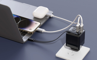 Logo trade reklaamkingi pilt: Urban Vitamin Mendocino 65W GaN laadija sissetõmmatava kaabliga