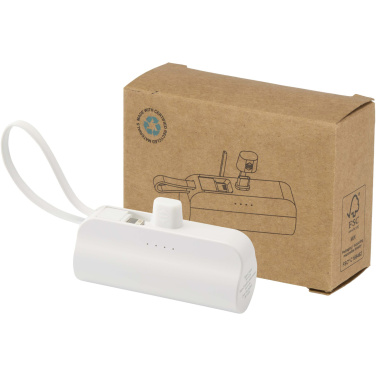 Logotrade ärikingi foto: Alnair 5000 mAh 10W taaskasutatud plastist C-tüüpi akupank sisseehitatud klapiga alusega ja 2-ühes kaabliga