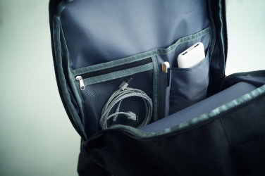 Logo trade firmakingi pilt: FLYHIGH salongisuuruses käsipagasi seljakott