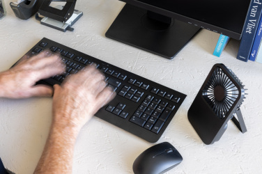 Logo trade firmakingitused foto: Aervina RCS taaskasutatud plastist laetav lauaventilaator