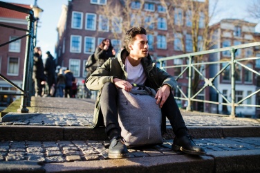 Logotrade mainoslahja ja liikelahja kuva: Urban varkaudenesto- ja viiltosuojattu reppu