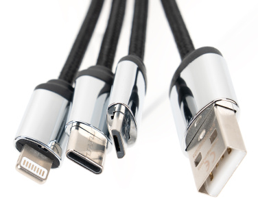 Logotrade liikelahjat mainoslahjat tuotekuva: 4-in-1-kaapeli, jossa on koristeltu logo puukotelossa