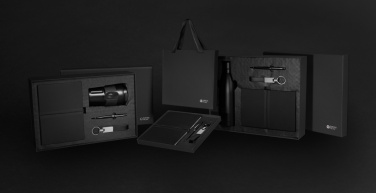 Logotrade Ideja dāvanas foto: Swiss Peak RCS luksusa biznesa dāvanu komplekts ar ūdens pudeli