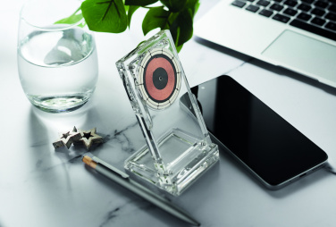 Лого трейд pекламные cувениры фото: Acrylic wireless charger 15W