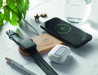 Лого трейд pекламные продукты фото: 3 in 1 15W wireless charger