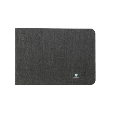 Logotrade profilprodukter bild: Swiss Peak 15W magnetiskt laddningsfodral för laptop 14-15,6