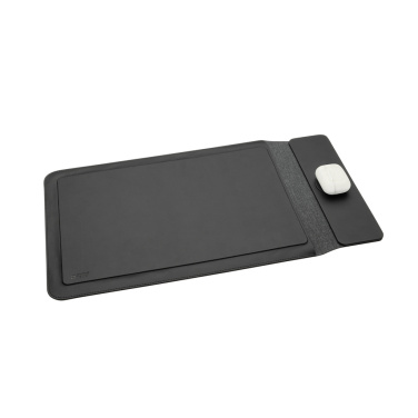 Logotrade profilreklam bild: Swiss Peak 15W magnetiskt laddningsfodral för laptop 14-15,6