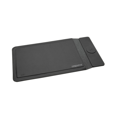 Logotrade profilprodukter bild: Swiss Peak 15W magnetiskt laddningsfodral för laptop 14-15,6