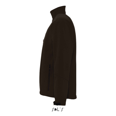 Logotrade profilprodukter bild: RELAX HERR SOFTSHELL JACKA