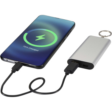 Logotrade profilreklam bild: Arcturus 2 000 mAh powerbank i återvunnet aluminium med nyckelring